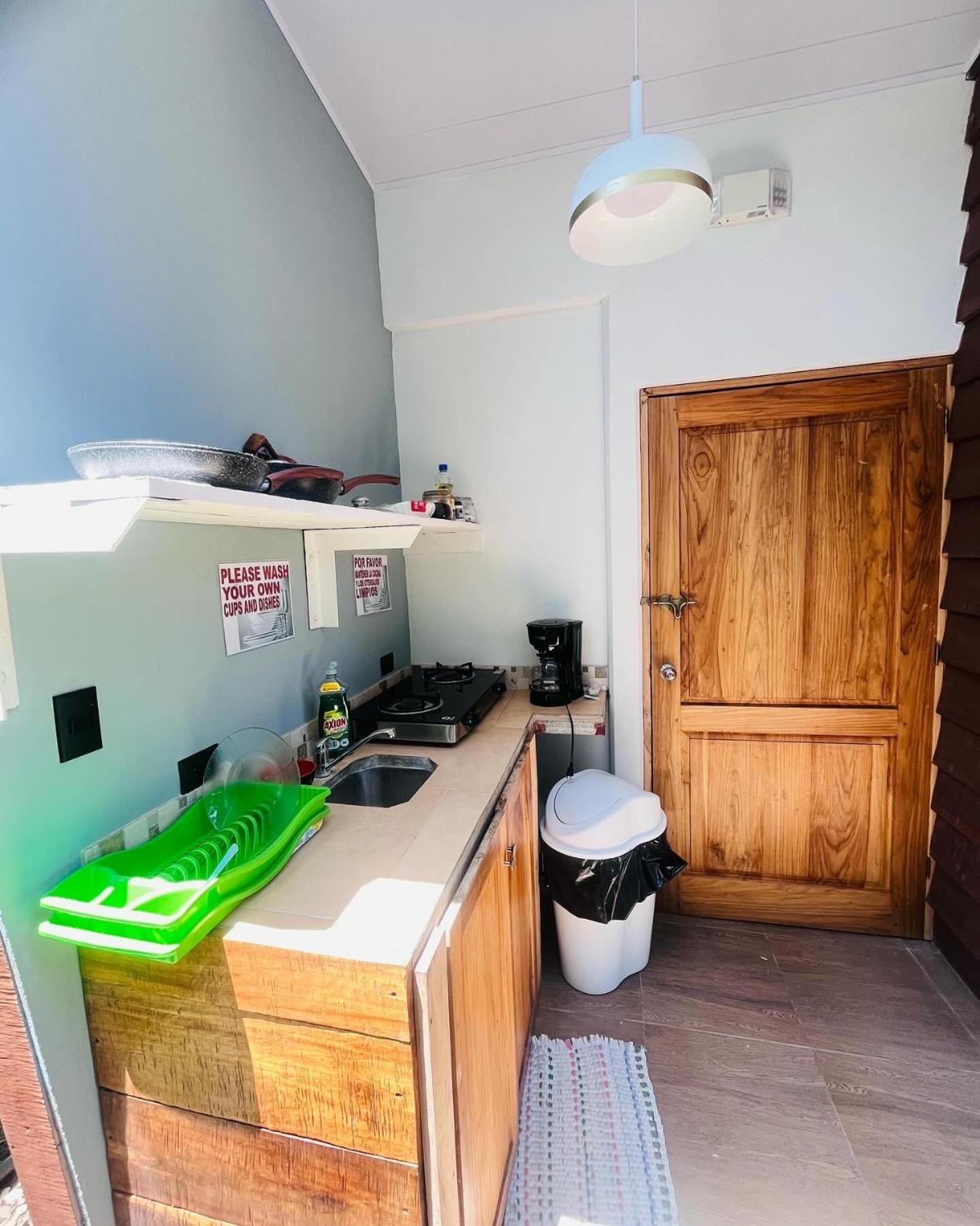 Apartamentos En El Centro De Puerto Viejo Пуерто Лимон Екстериор снимка