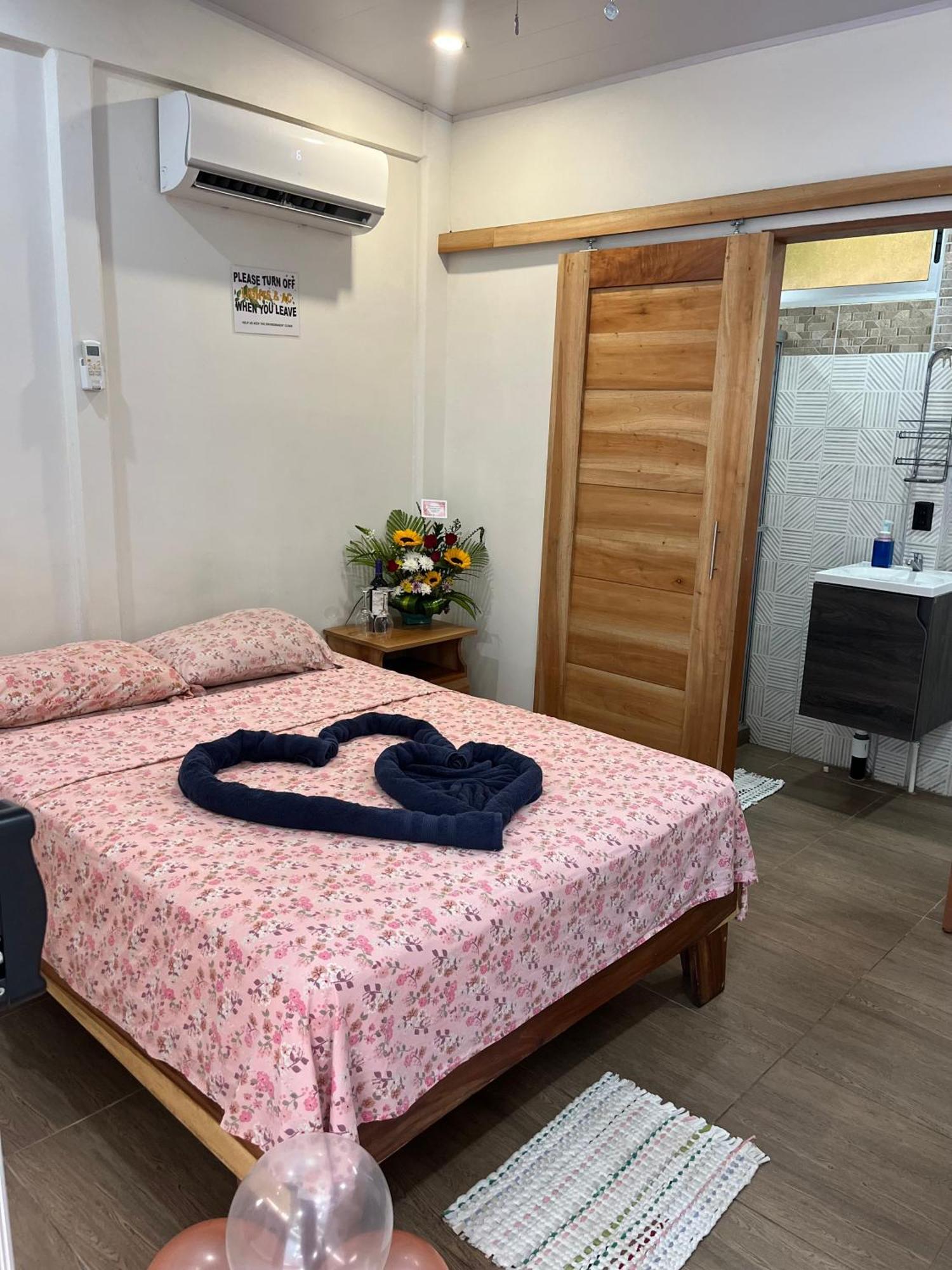 Apartamentos En El Centro De Puerto Viejo Пуерто Лимон Екстериор снимка